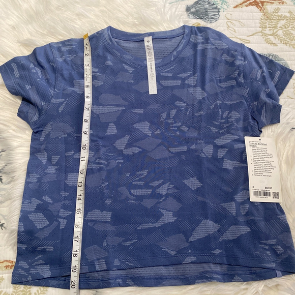 Lululemon woman’s Blue Train to Be Short Sleeve Tee Size 8 - Picture 2 of 5